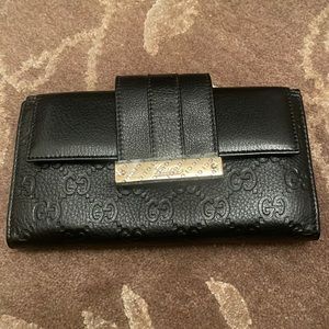 Womens vintage Gucci wallet 100% authentic